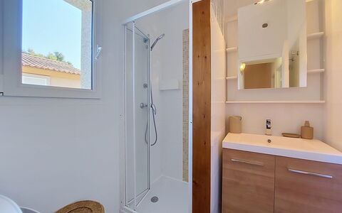 Casa San Ciprianu: Mur, Sol, Luminaire Plomberie, Sol, Salle De Bains, Bois, Lavabo, Design Intérieur, Plomberie, Robinet