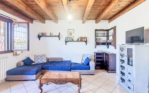 Il Giardino di Anzio: Meubles, Design Intérieur, Canapé, Sol, Sol, Bois, Pièce, Plafond, Appartement, Salon