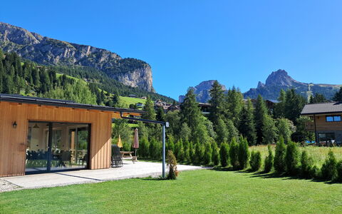 Chalet Dumbria Dolomites: Chaîne De Montagnes, Station De Montagne, Chalet, Vallée, Batiments Jardin, Cabane En Rondins, Mélèze, Ombre, Alpes, Tableau De Plein Air