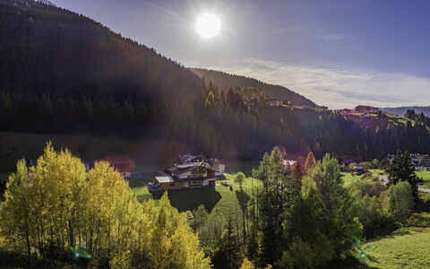 Chalet Dumbria Dolomites: Arbre, Montagnes Relief, Paysage Naturel, Paysage, Montagnes, Colline, Station De Montagne, Zone Rurale, Forêt, Vallée