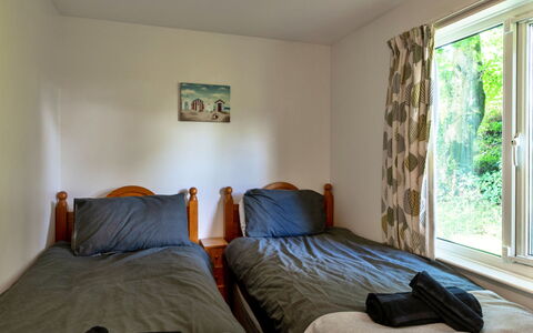 Foxgloves Valley Lodge: Meubles, Lit, Chambre, Bois, Design Intérieur, Drap De Lit, Literie, Sol, Sol, Pièce