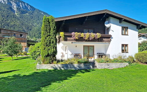 Ferienhaus Lanzinger: Maison, Arbuste, Chalet, Domicile, Zone Rurale, Couverture De Sol, Jardin, Station De Montagne, Ferme