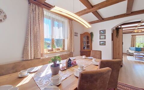 Ferienhaus Lanzinger: Meubles, Design Intérieur, Bois, Sol, Plafond, Sol, Table, Pièce, Table Cuisine Et Salle A Manger, Salle À Manger