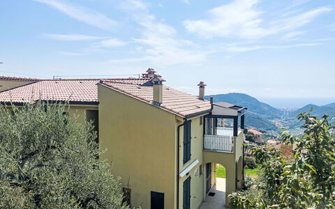 Borgo dei Fiori: Balcon, Porche, Village De Montagne, Villa, Clôture