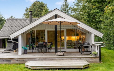 Ejler - 30Km from the Sea: Meubles, Design Intérieur, Sol, Plafond, Sol, Chaise, Pièce, Éclairage, Table, Table Cuisine Et Salle A Manger