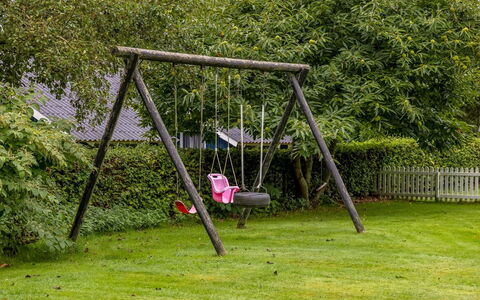 Ejler - 30Km from the Sea: Meubles, Design Intérieur, Sol, Plafond, Sol, Chaise, Pièce, Éclairage, Table, Table Cuisine Et Salle A Manger