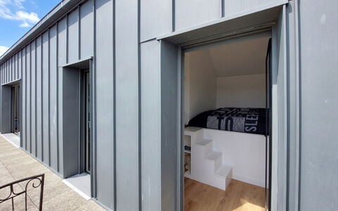 Le Botanica: Meubles, Sol, Design Intérieur, Mur, Sol, Canapé, Bois, Salon, Parquet, Pièce