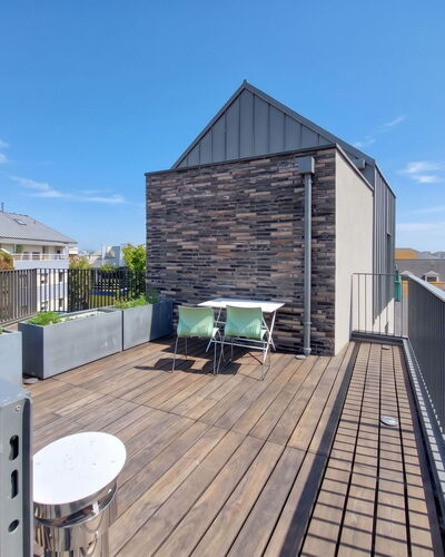 Le Botanica: Meubles, Sol, Design Intérieur, Mur, Sol, Canapé, Bois, Salon, Parquet, Pièce