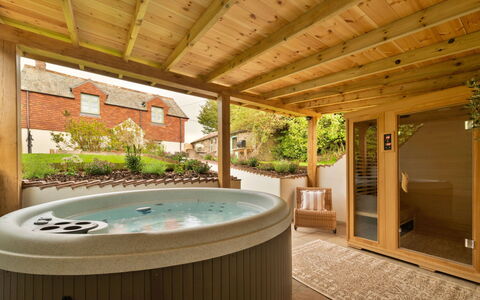 Horsepool Cottage: Balcon