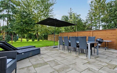 Nina - 600M from the Sea: Mobilier De Jardin, Meubles, Chaise, Jardin, Dalle, Dur, Aménagement Paysager, Patio, Tableau De Plein Air