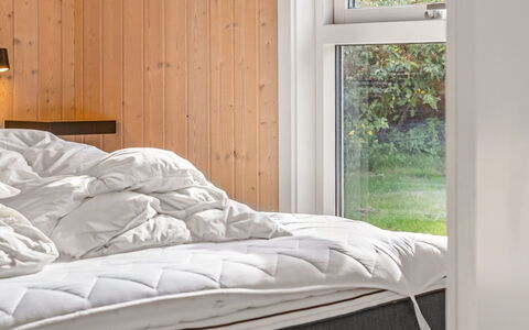 Taneli - 400M from the Sea: Chambre, Linge, Drap De Lit, Literie, Lit, Cadre De Lit, Matelas, Dur, Couette