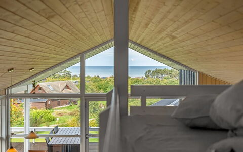 Taneli - 400M from the Sea: Bois, Chalet, Dur, Porche, Siding, Planche, Biens, Conception, Tache De Bois, Batiments Jardin
