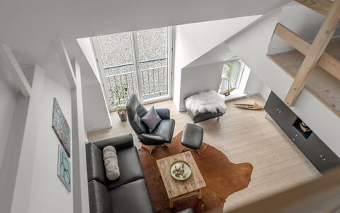 Jela - 10M from the Sea: Meubles, Design Intérieur, Sol, Sol, Bois, Canapé, Salon, Appartement, Plafond, Pièce
