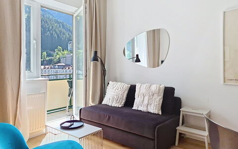 Franz Josef: Meubles, Design Intérieur, Pièce, Sol, Sol, Appartement, Canapé, Salon, Domicile, Plafond