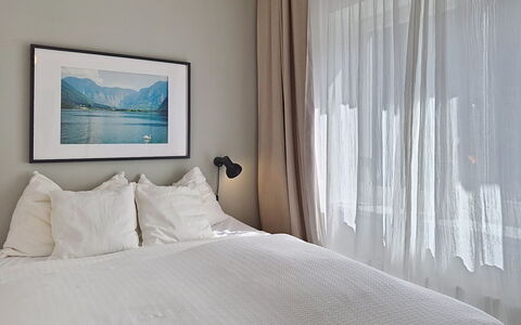 Franz Josef: Design Intérieur, Meubles, Lit, Chambre, Mur, Literie, Linge, Drap De Lit, Pièce, Sol