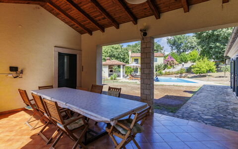 Istria Serenity: Meubles, Sol, Mobilier De Jardin, Recours, Ombre, Porte, Chaise, Piscine, Arrière-Cour, Biens