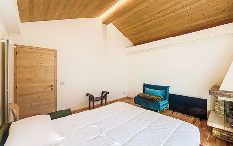Dorian: Design Intérieur, Sol, Bois, Sol, Plafond, Meubles, Chambre, Éclairage, Pièce, Lit