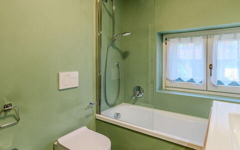 Dorian: Salle De Bains, Luminaire Plomberie, Baignoire, Mur, Sol, Design Intérieur, Sol, Robinet, Toilette, Plomberie