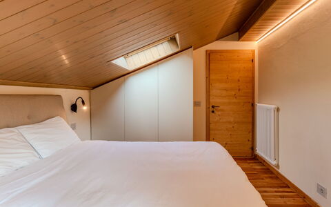 Dorian: Design Intérieur, Bois, Plafond, Sol, Sol, Pièce, Chambre, Lit, Meubles, Dur