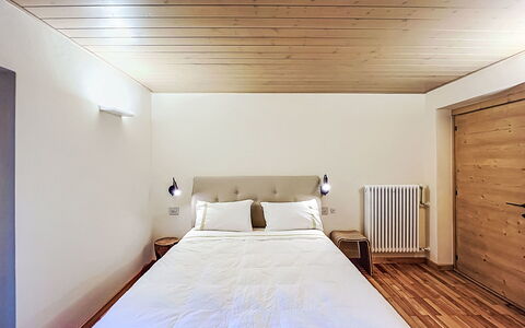 Dorian: Lit, Mur, Sol, Design Intérieur, Chambre, Bois, Sol, Plafond, Drap De Lit, Meubles