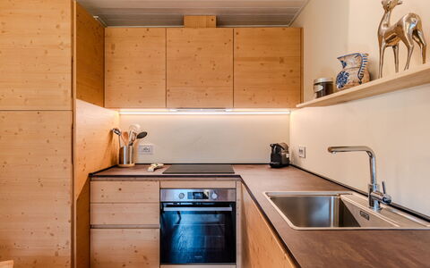 Dorian: Cuisine, Comptoir, Bois, Sol, Cabinetry, Design Intérieur, Evier, Meubles, Évier, Appareil De Cuisine