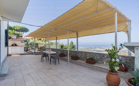L'Edera e Il Mare: Ombre, Pot De Fleur, Chaise, Mobilier De Jardin, Plante D'Appartement, Structure En Plein Air, Balcon, Canopée, Eco Hôtel, Pergola