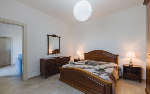 L'Edera e Il Mare: Meubles, Lit, Design Intérieur, Chambre, Sol, Sol, Drap De Lit, Bois, Plafond, Pièce