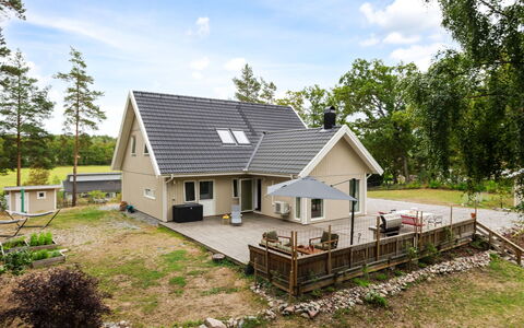 Björkfjärden: Domicile, Maison, Toit, Chalet, Siding, Biens, Allée, Ferme, Porche, Batiments Jardin