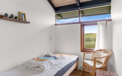 Anita - 400M from the Sea: Chambre, Design Intérieur, Lit, Plafond, Sol, Drap De Lit, Domicile, Literie, Cadre De Lit, Pièce