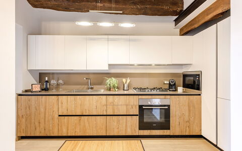 La Casa in Centro: Design Intérieur, Meubles, Cuisine, Comptoir, Sol, Bois, Cabinetry, Sol, Appareil De Cuisine, Pièce