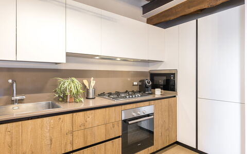La Casa in Centro: Cuisine, Comptoir, Design Intérieur, Bois, Sol, Cabinetry, Meubles, Appareil De Cuisine, Sol, Principaux Appliance