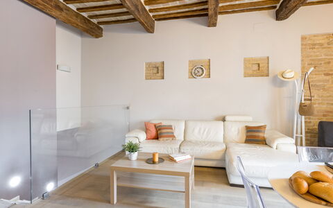 La Casa in Centro: Meubles, Design Intérieur, Sol, Mur, Sol, Canapé, Bois, Plafond, Salon, Pièce