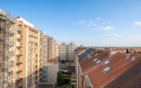 Amielie with Lateral Seaview: Bâtiment, Jour, Mur, Zone Urbaine, Ville, Appartement, Zone Résidentielle, Façade, Zone Métropolitaine, Quartier