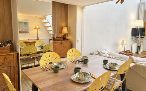 Le Vieux Chalet: Mobilier De Jardin, Arbuste, Maison, Tableau De Plein Air, Meubles, Domicile, Jardin, Pelouse, Arrière-Cour, Biens