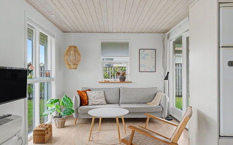 Swening - 50M from the Sea: Meubles, Design Intérieur, Sol, Sol, Bois, Plafond, Parquet, Salon, Domicile, Table