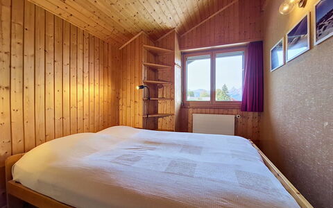 Domino C D-1: Design Intérieur, Chambre, Lit, Mur, Bois, Sol, Plafond, Sol, Pièce, Drap De Lit