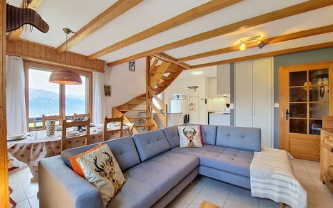 Domino C D-1: Meubles, Design Intérieur, Sol, Bois, Sol, Canapé, Pièce, Plafond, Salon, Appartement