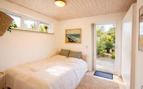 Herdina - 300M from the Sea: Mur, Sol, Design Intérieur, Sol, Bois, Chambre, Plafond, Lit, Parquet, Meubles