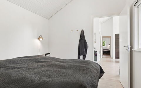 Felicita - 800M from the Sea: Design Intérieur, Sol, Plafond, Bois, Sol, Meubles, Domicile, Chambre, Lit, Parquet