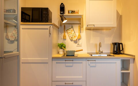 La Veduta - la Finestra su Castelfalfi: Cuisine, Design Intérieur, Cabinetry, Appareil De Cuisine, Principaux Appliance, Comptoir, Pièce, Rayonnage, Placard, Étagère