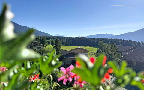 Thorermartlgut Incl. Gästekarte: Architecture, Pente, Chalet, Chaîne De Montagnes, Cabane En Rondins, Siding, Lumber, Alpes, Eco Hôtel, Village De Montagne