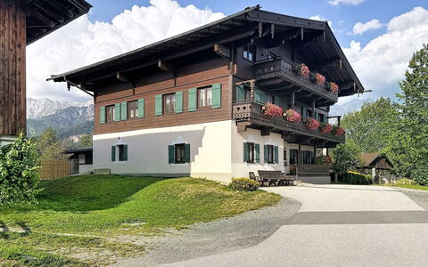 Thorermartlgut Incl. Gästekarte: Architecture, Pente, Chalet, Chaîne De Montagnes, Cabane En Rondins, Siding, Lumber, Alpes, Eco Hôtel, Village De Montagne