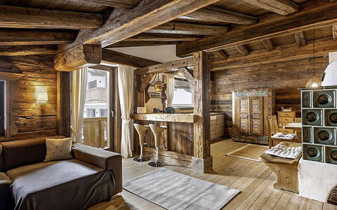 Manharthof: Architecture, Pente, Chalet, Chaîne De Montagnes, Cabane En Rondins, Siding, Lumber, Alpes, Eco Hôtel, Village De Montagne