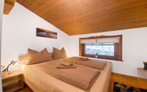 Manharthof: Architecture, Pente, Chalet, Chaîne De Montagnes, Cabane En Rondins, Siding, Lumber, Alpes, Eco Hôtel, Village De Montagne