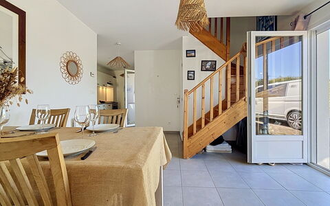 Maison de Kerné: Architecture, Pente, Chalet, Chaîne De Montagnes, Cabane En Rondins, Siding, Lumber, Alpes, Eco Hôtel, Village De Montagne