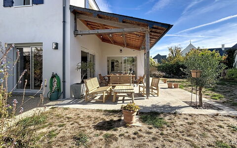 Maison de Saint-Pierre: Architecture, Pente, Chalet, Chaîne De Montagnes, Cabane En Rondins, Siding, Lumber, Alpes, Eco Hôtel, Village De Montagne