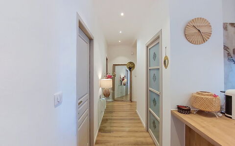 Le 3 Delaunay: Architecture, Pente, Chalet, Chaîne De Montagnes, Cabane En Rondins, Siding, Lumber, Alpes, Eco Hôtel, Village De Montagne