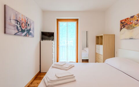Casa del Masanel: Bois, Design Intérieur, Sol, Appartement, Pièce, Parquet, Tache De Bois, Dur, Lit, Chambre