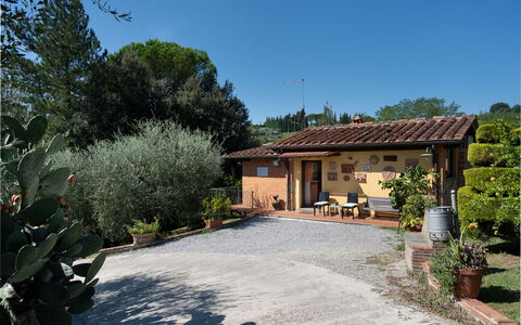 Al Melo: Toit, Arbuste, Maison, Chalet, Domicile, Jardin, Village, Cour, Pot De Fleur