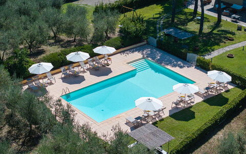 La Certaldina Luna Apartment: Piscine, Recours, Mobilier De Jardin, Balancelle, Eco Hôtel, Thermes, Parapluie, Hôtel, Ombre, Chaise